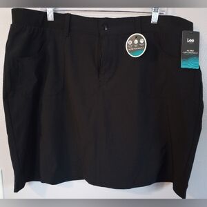 Women's 18 black athleisure skort/shorts NEW WITH TAGS